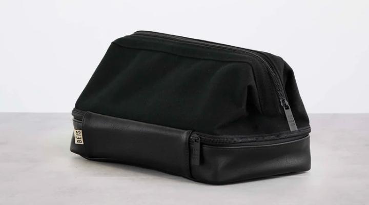 The Beis Travel in Black Dopp Kit