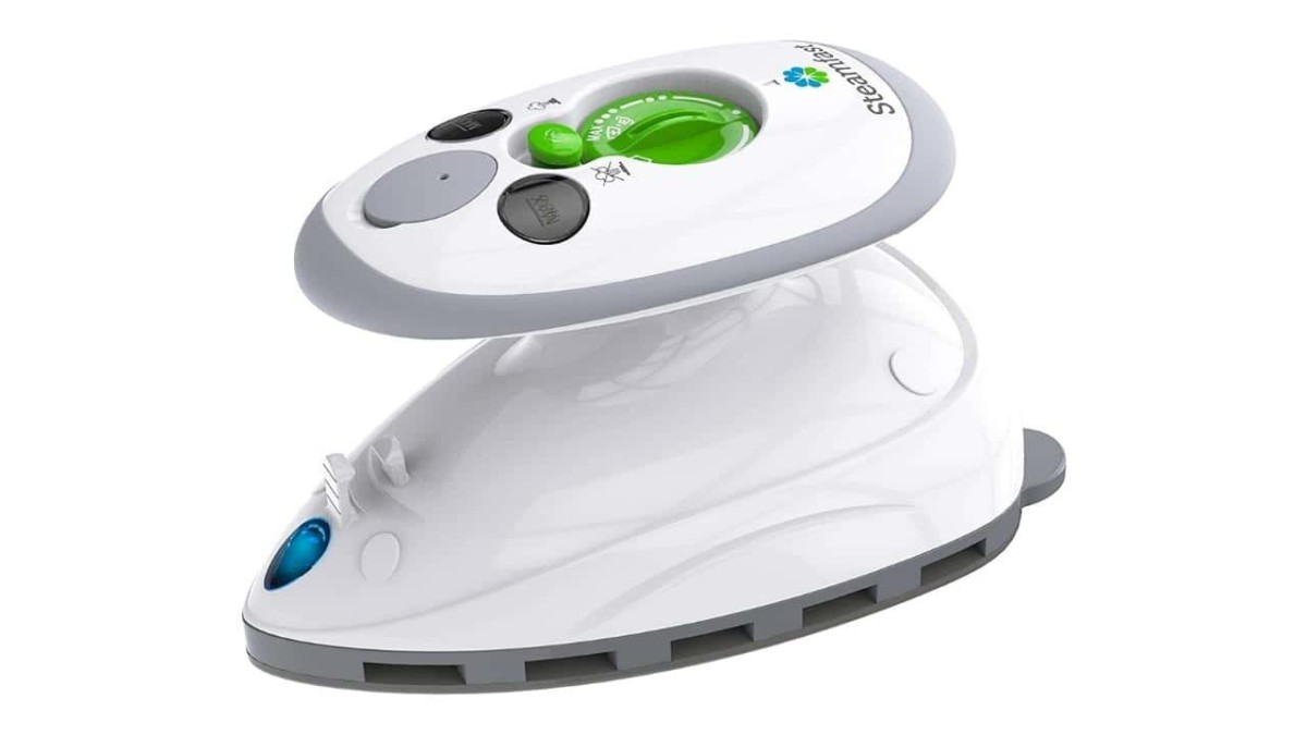 Steamfast SF-717 Mini Steam Iron