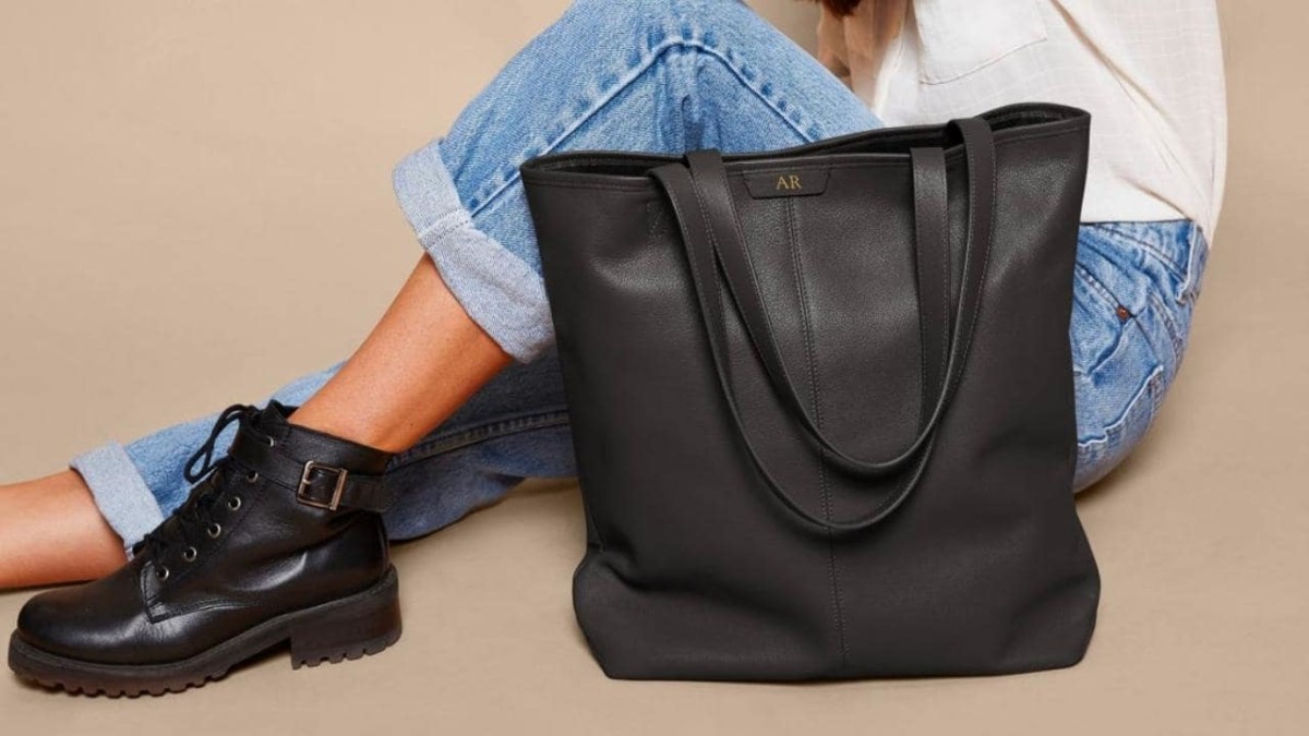 Leatherology Uptown Vertical Tote